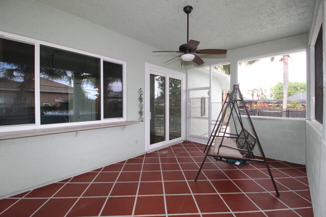 Building Photo - 2073 SW Capeador St