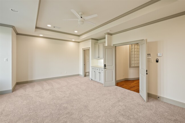 Building Photo - 1655 Castle Ct