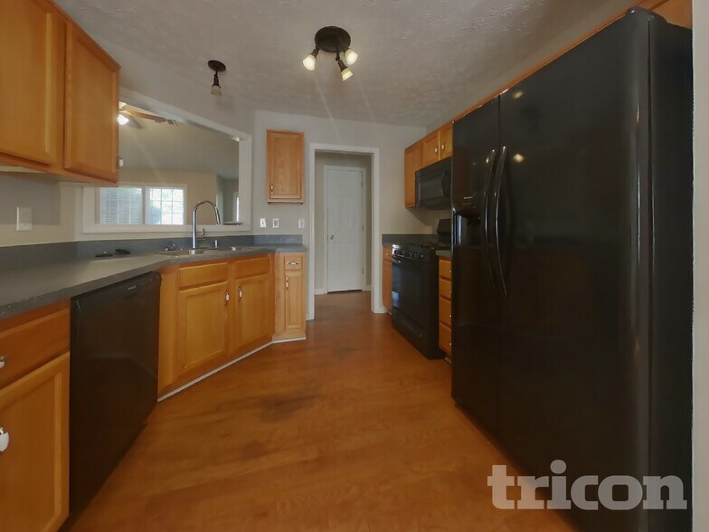 Building Photo - 420 Austin Dr