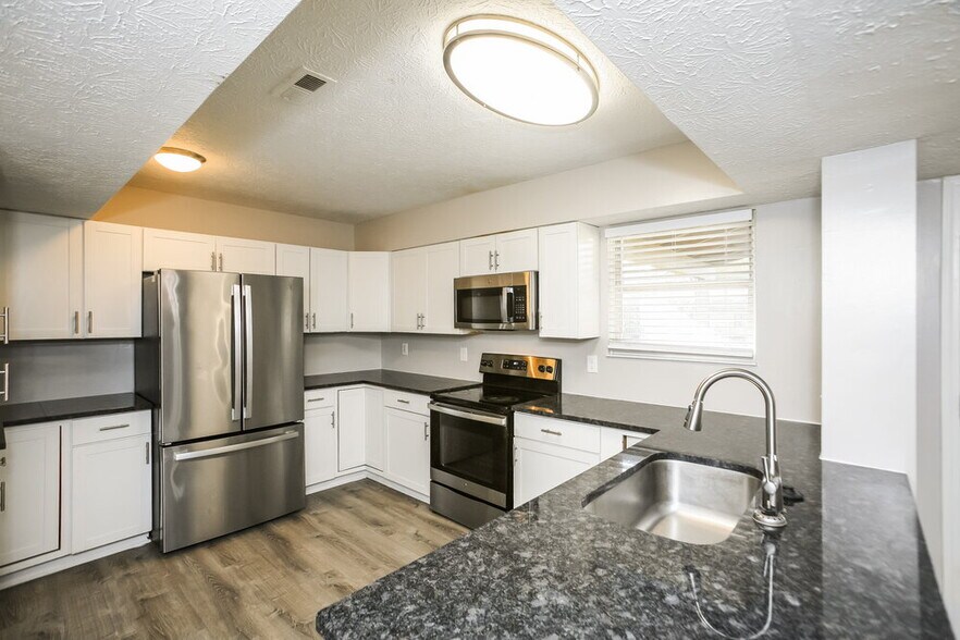 Building Photo - 4131 Oil Creek Dr