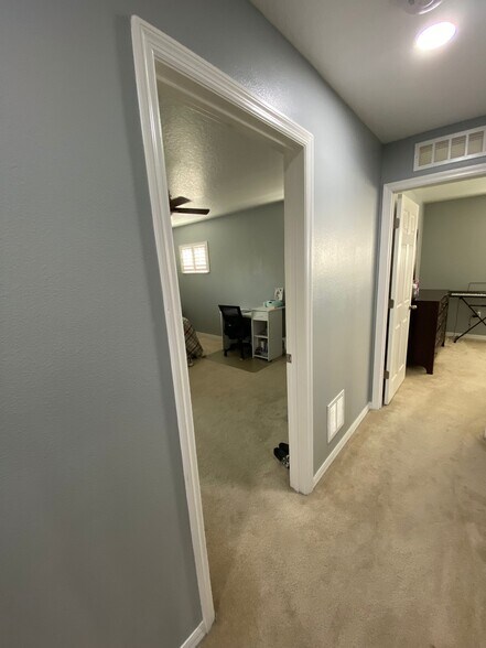 Building Photo - 490 Michigan Estates Cir