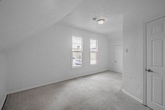 Building Photo - 4BD, 2BA Sun Valley Home with Large Driveway for Parking