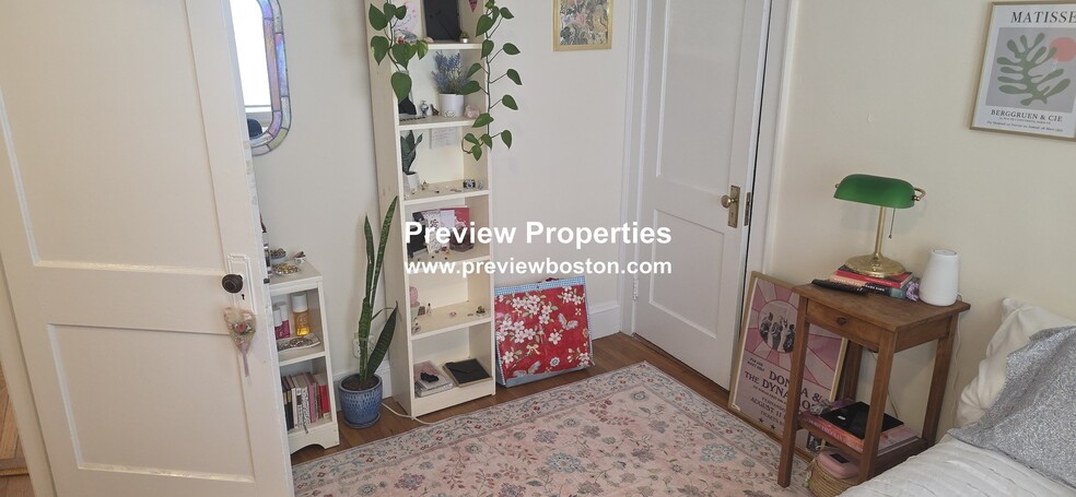 Building Photo - 37 Brooksdale Rd