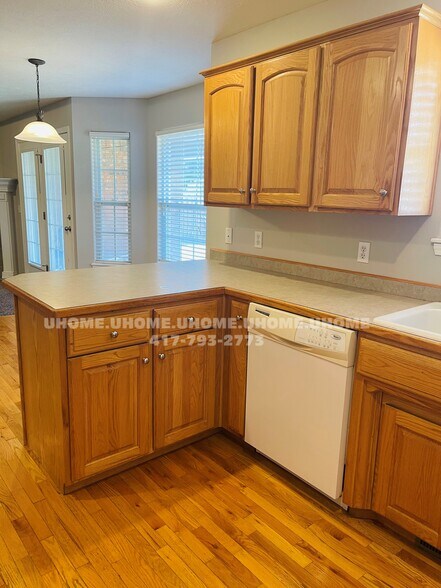 Building Photo - 3841 W Rockwood St
