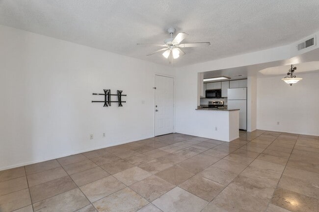 Building Photo - Charming 1-Bedroom in Central Scottsdale