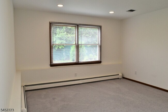 Building Photo - 28 Elmhurst St
