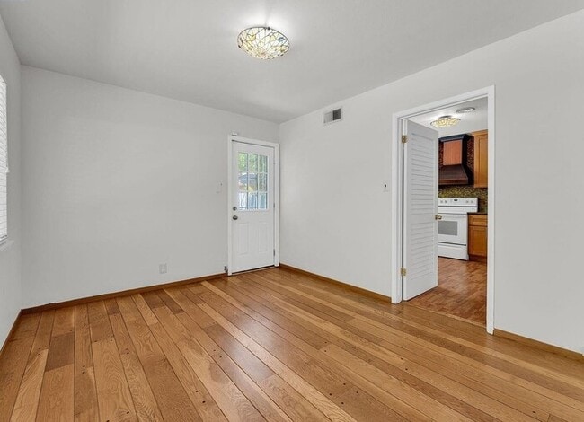 Building Photo - Sun-Filled Single-Story Home with Private Yard in Prime Walnut Creek Location