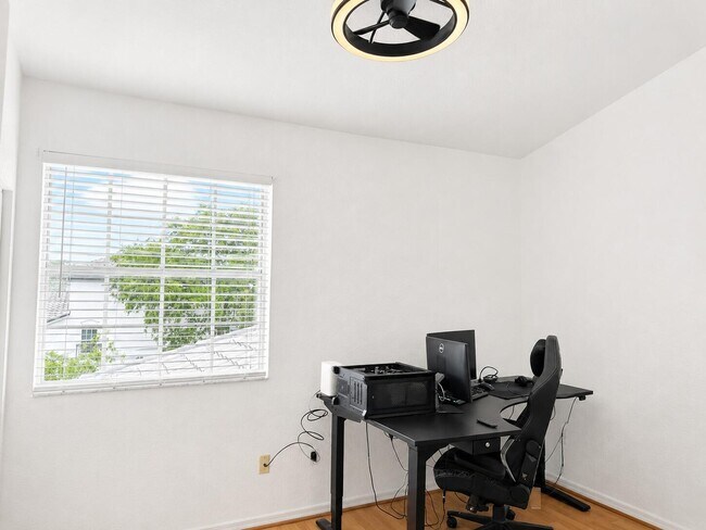 Building Photo - 711 SW 148th Ave
