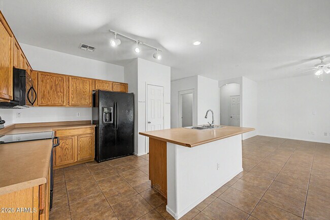 Building Photo - 14165 W Crocus Dr