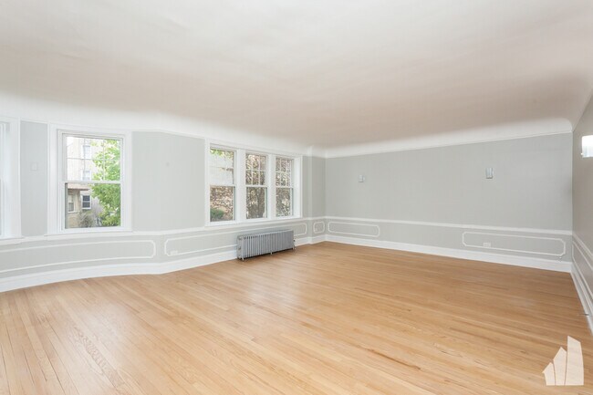 Building Photo - 6149 N Talman Ave