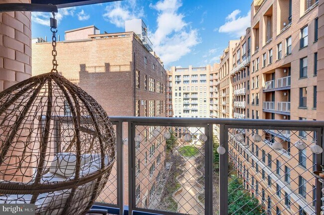 Building Photo - 631 D St NW