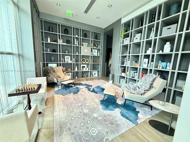 Building Photo - 1100S S Miami Ave