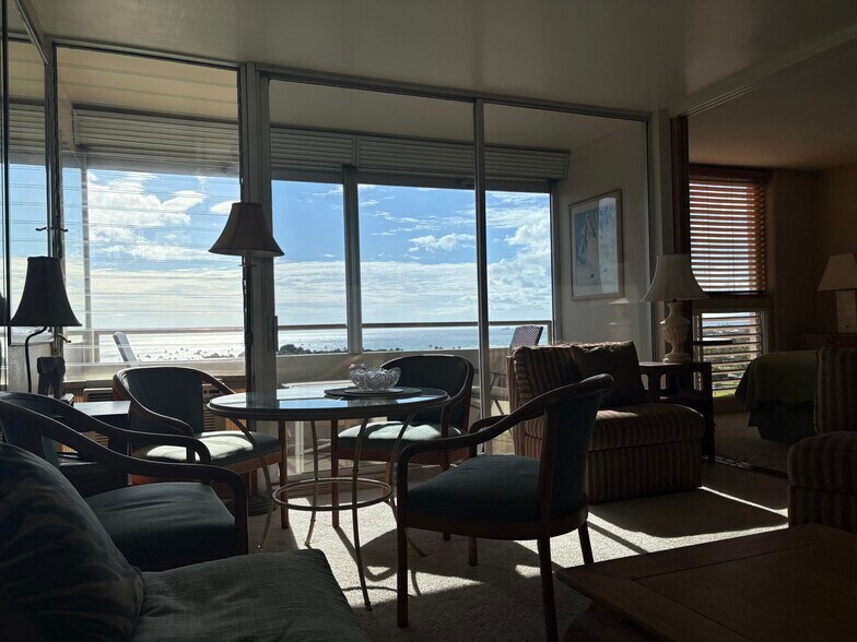 Building Photo - 1676 Ala Moana Blvd