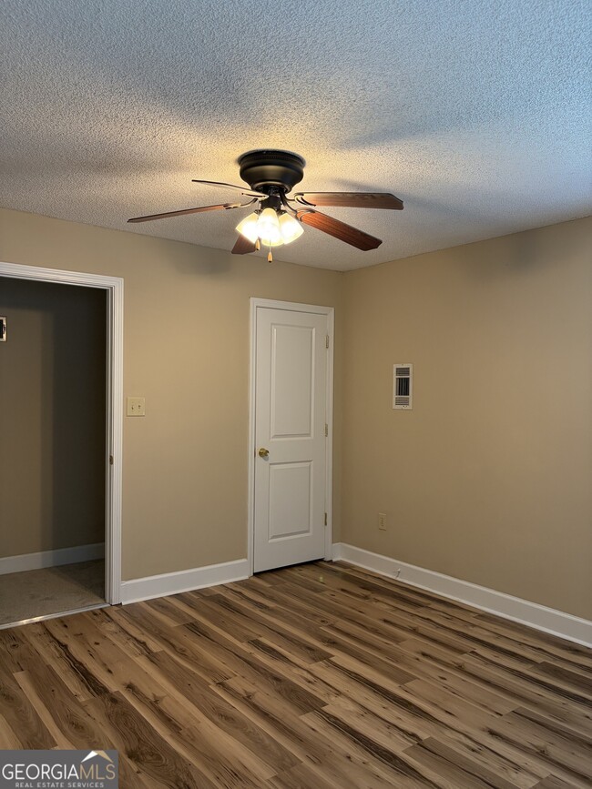 Building Photo - 110 Millers Trace Dr