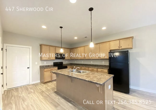 Building Photo - 447 Sherwood Cir