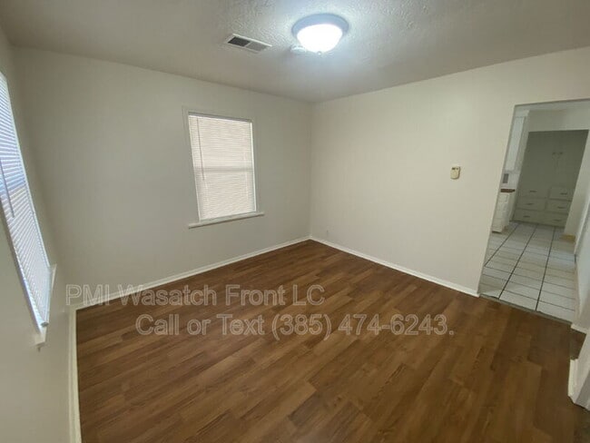 Building Photo - 750 E 300 N
