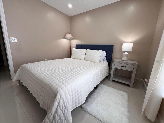 Building Photo - 30225 Double Dr