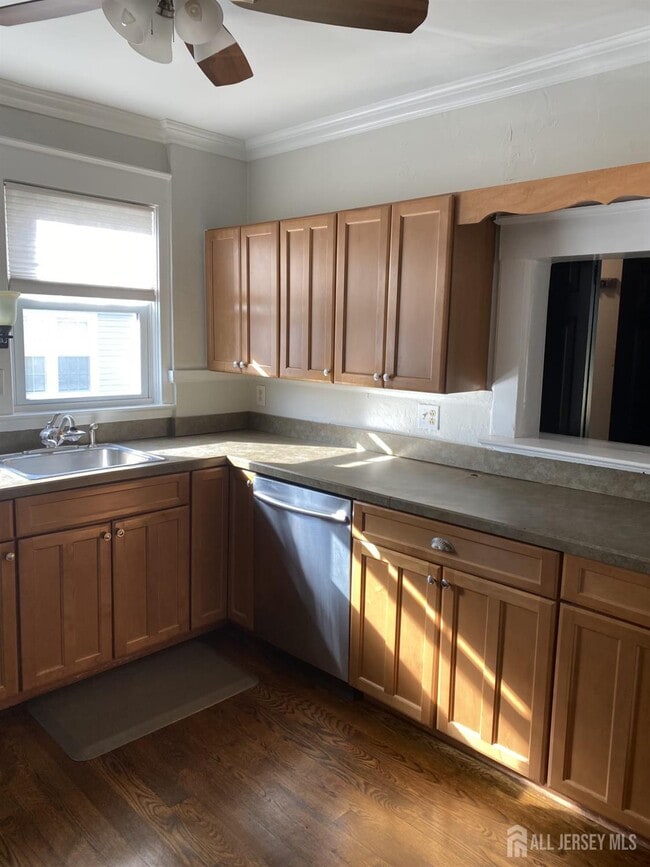 Building Photo - 645 Kimball Ave