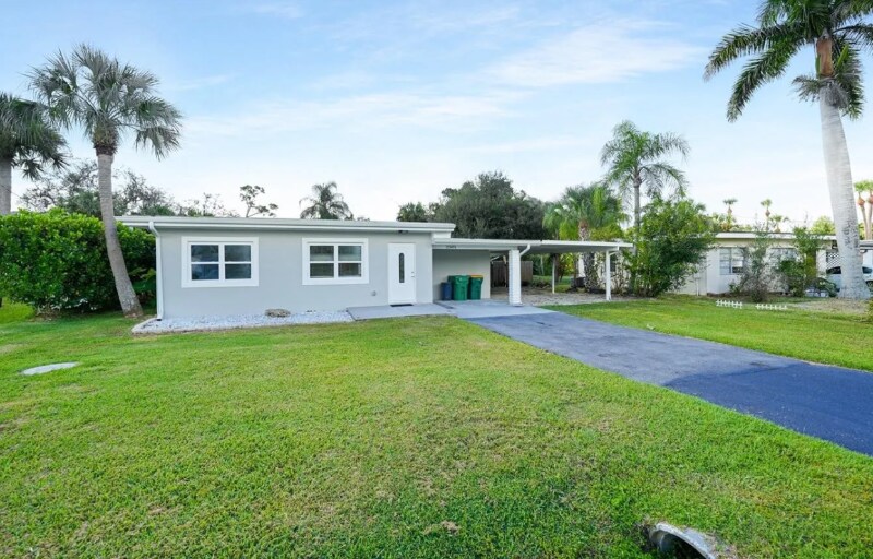 Building Photo - 23491 Harper Ave