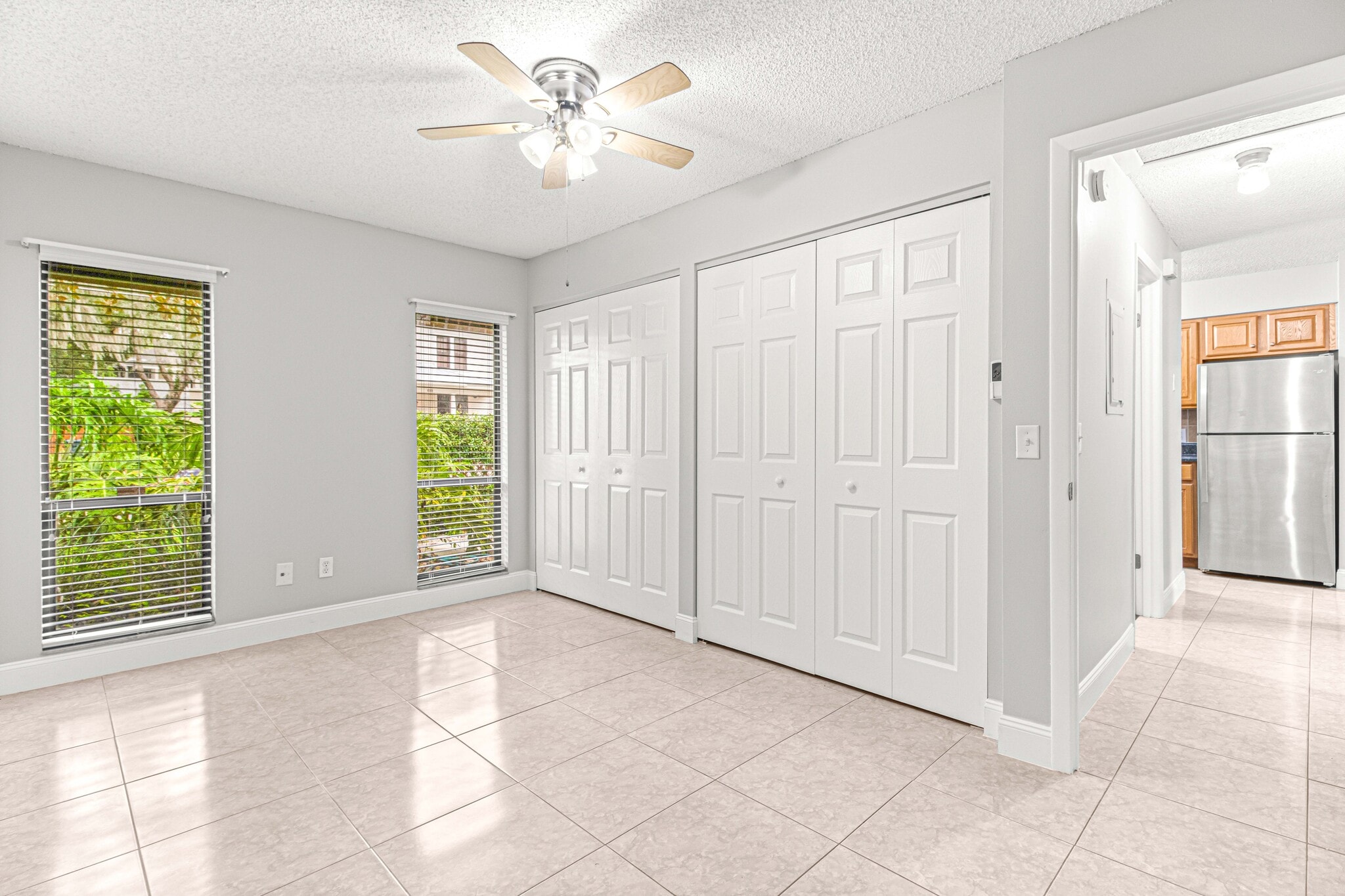 Building Photo - 810 SE 2nd St