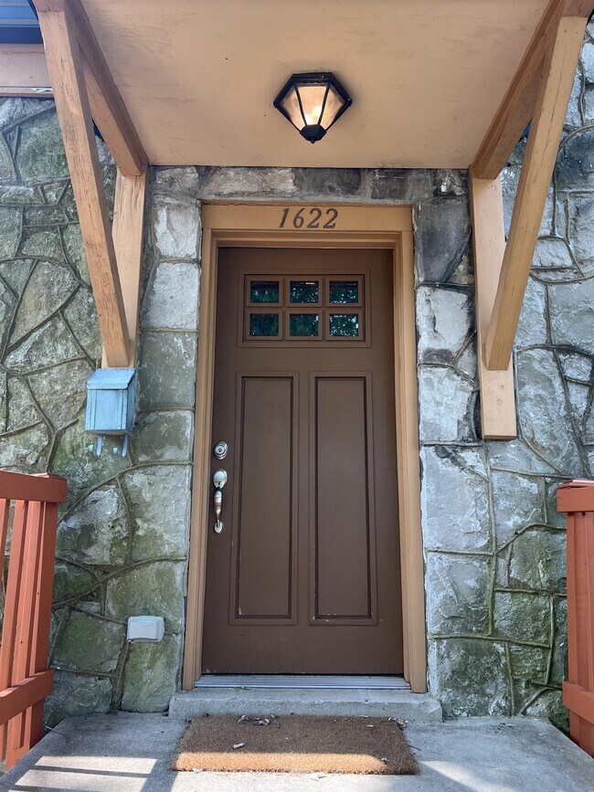 Building Photo - 1622 Gartland Ave