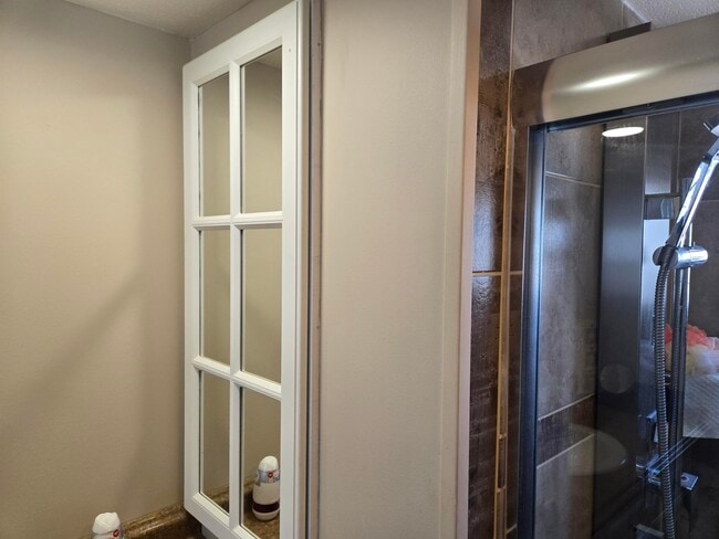 Building Photo - 13 Loafing St