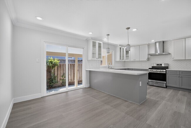 Building Photo - 549 N 21st St