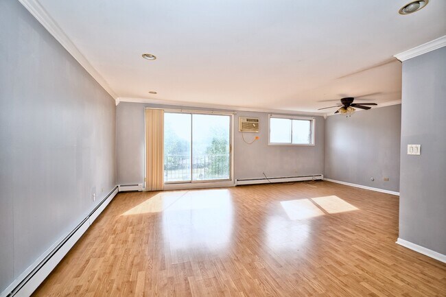 Building Photo - 9445 Kenton Ave