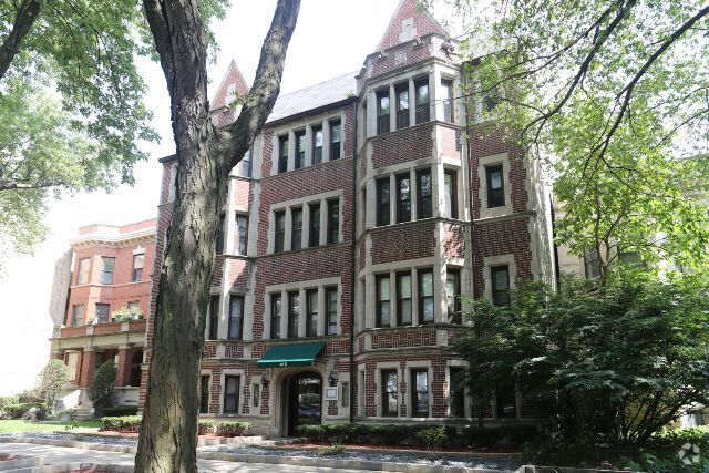 Building Photo - 4634 N Paulina St