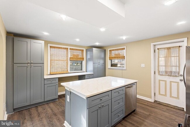 Building Photo - 112 Juliana Terrace