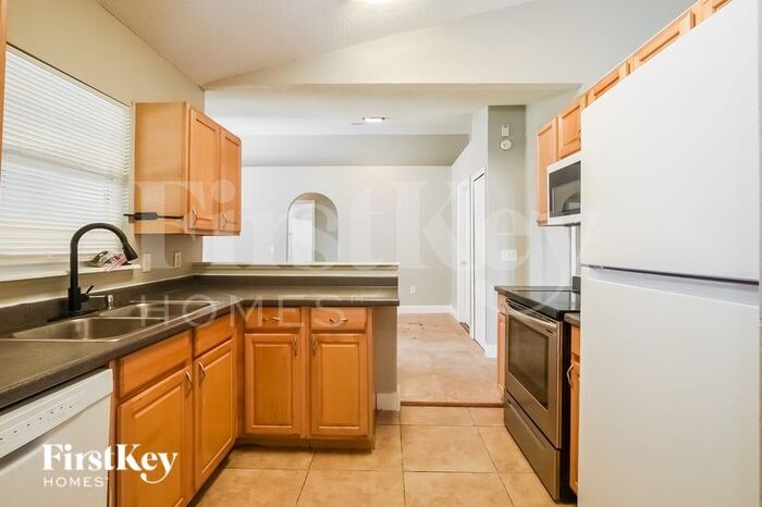 Building Photo - 3325 Croton Ave
