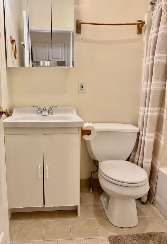 Building Photo - 2205 Fitzwater St