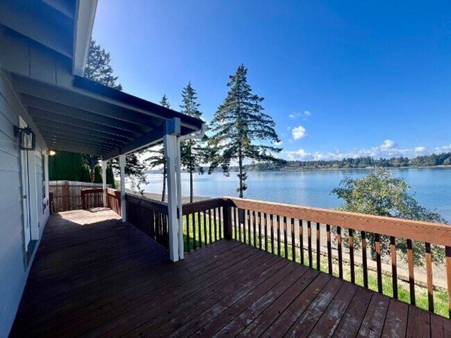 Building Photo - Beachfront Cabin on Henderson Inlet