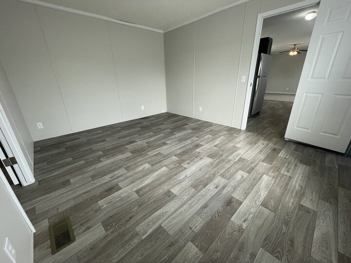 Building Photo - 38017 Chilver Ave