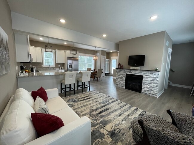 Great room - 1730 Chief Okemos Cir