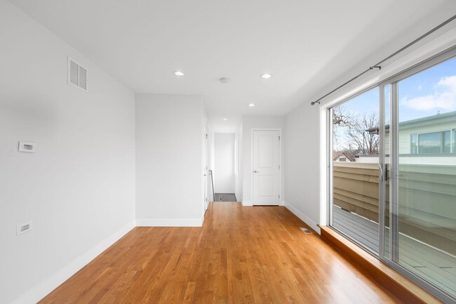 Building Photo - 3BD, 5BA LoHi Townhome with Rooftop Deck and 2-Car Garage