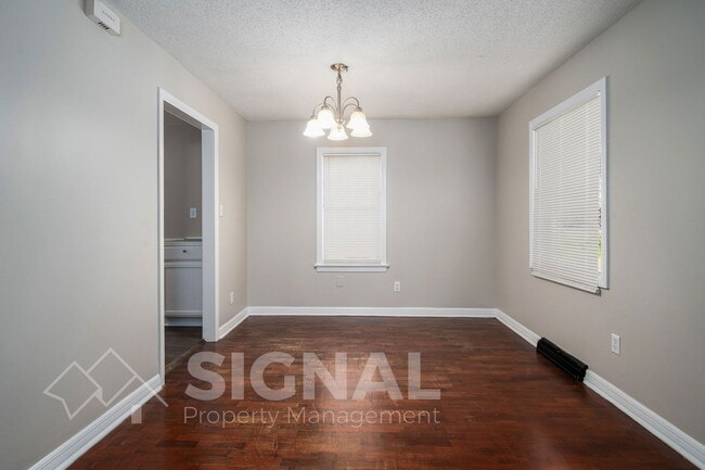 Building Photo - 912 2nd Ave