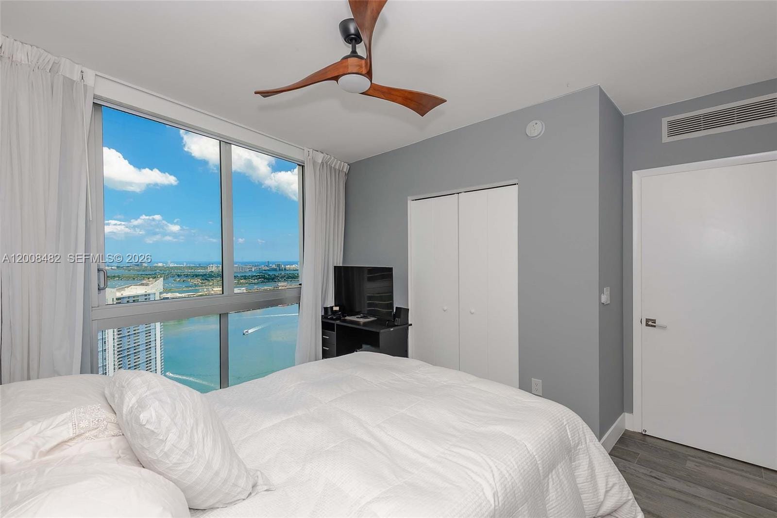 Building Photo - 465 Brickell Ave