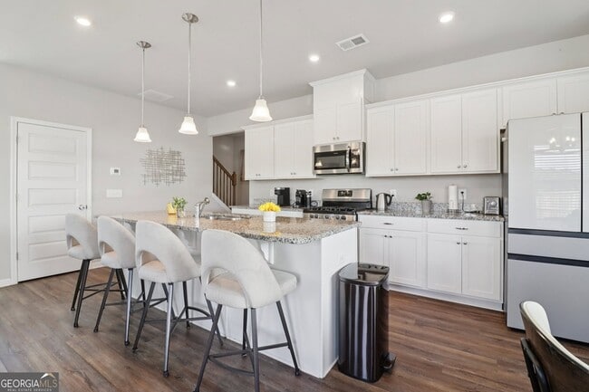 Building Photo - 3890 Clarington Dr