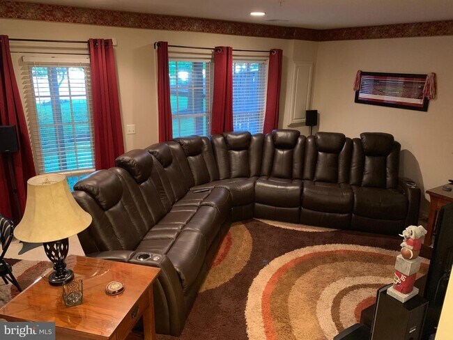 Building Photo - 7106 Point Replete Cir