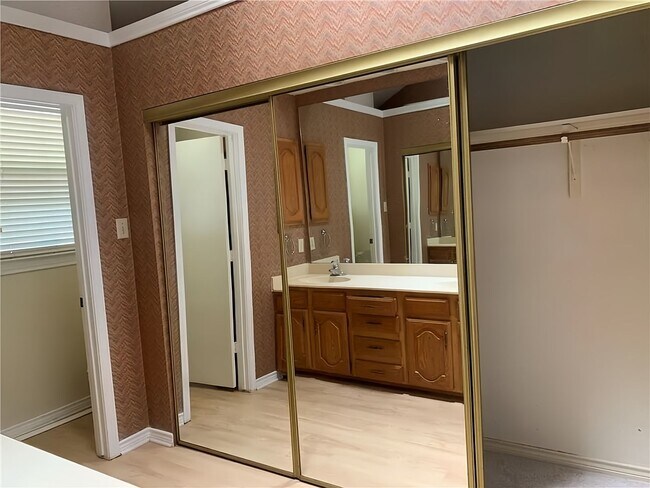 Building Photo - What's special