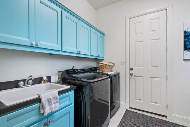 Building Photo - 4113 Sugarloaf Dr