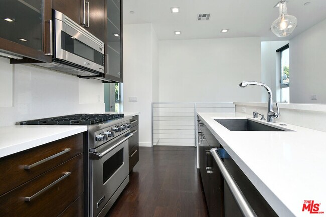 Building Photo - 11610 Ohio Ave