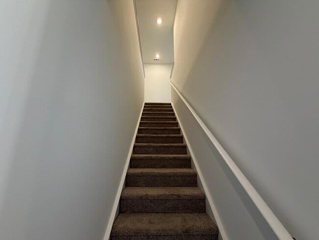 Building Photo - 214 Kinship Dr