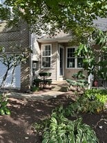 Front entrance - 69 Walker Rd