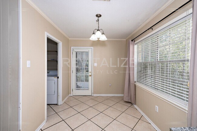 Building Photo - Charming 3 Bed 2 Ba Home Close to Saraland