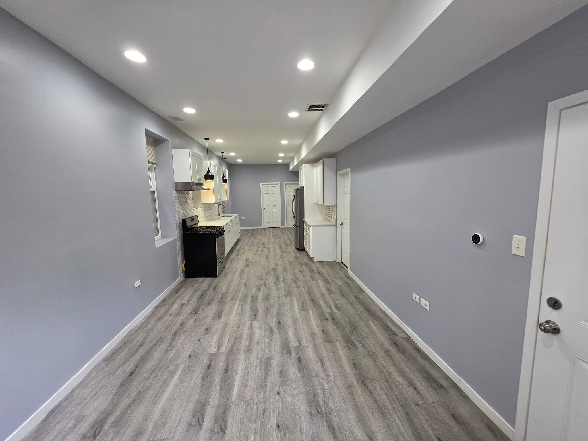 Building Photo - 2113 W 18th Pl