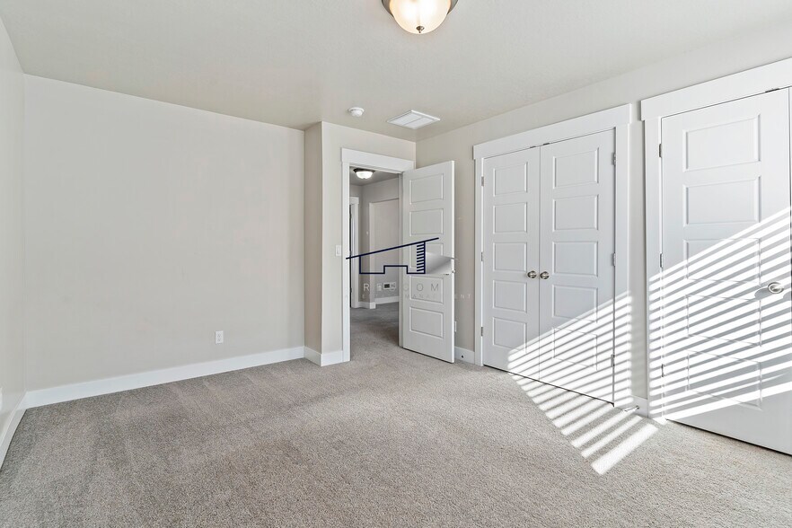 Building Photo - 369 W Clark Cir