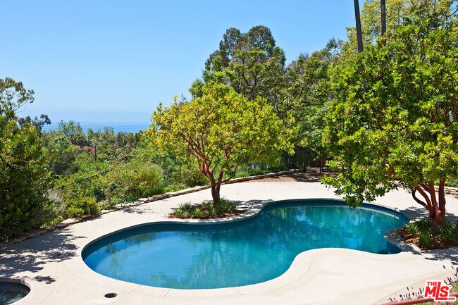 Building Photo - 6228 Sycamore Meadows Dr