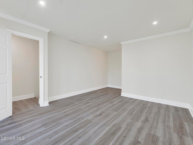 Building Photo - 3811 Lake Harbor Ln